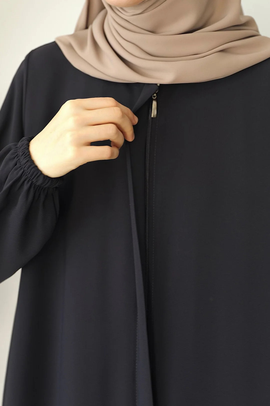 Abaya à poche zippée
